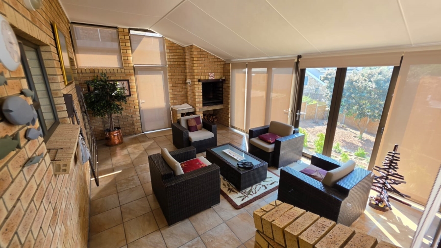4 Bedroom Property for Sale in Stilbaai Wes Western Cape